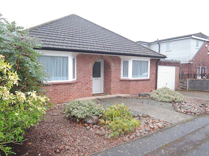 3 Bedroom Bungalow To Rent In Lexden, CO3
