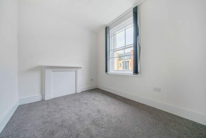 2 Bedroom Flat To Rent In Kings Street, Maidstone, ME14