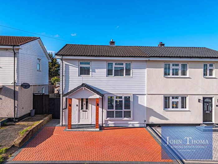 3 Bedroom Semi Detached House For Sale In Newmans Lane, Loughton, IG10