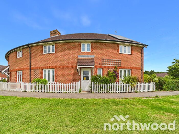 3 Bedroom End Terrace House For Sale In Lodge Close, Singleton, Ashford, TN23