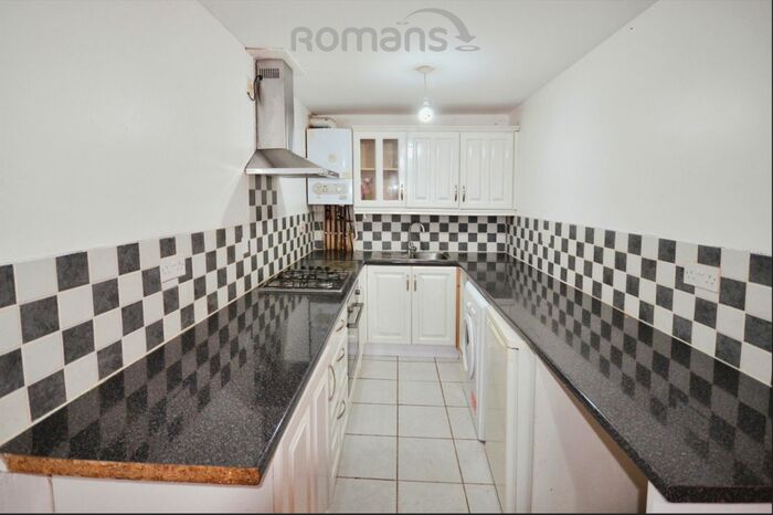 Studio To Rent In Rochford Gardens, Slough, SL2