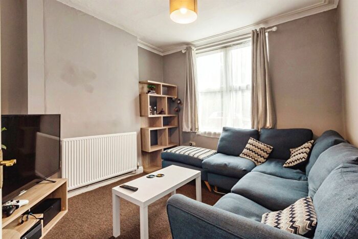 3 Bedroom End Of Terrace House For Sale In St. Stephens Road, Nottingham, NG2