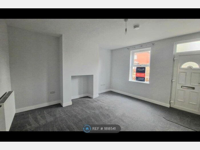 2 Bedroom End Of Terrace House To Rent In High Street, Royston, Barnsley, S71