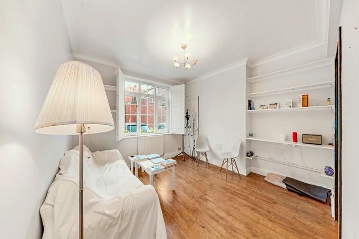 1 Bedroom Flat To Rent In Purbrook Estate, Tower Bridge, SE1