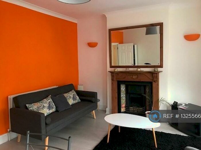 2 Bedroom Flat To Rent In Adys Road, London, SE15