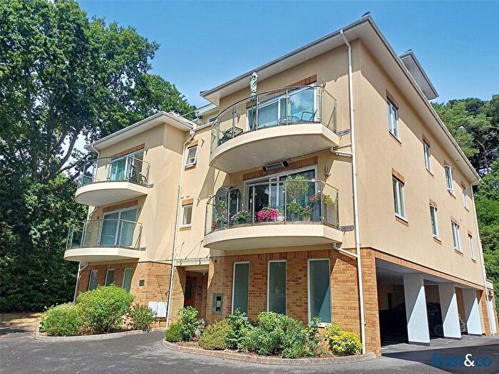 2 Bedroom Apartment For Sale In Springfield Road, Lower Parkstone, Poole, Dorset, BH14