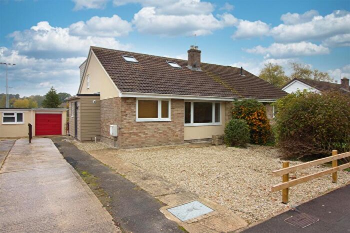 3 Bedroom Semi-Detached Bungalow For Sale In Park Road, Malmesbury, SN16