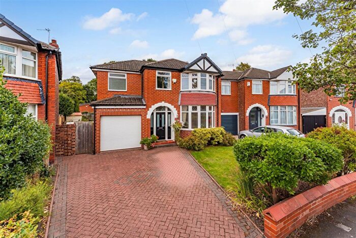 4 Bedroom Detached House For Sale In Chestnut Drive, Sale, M33