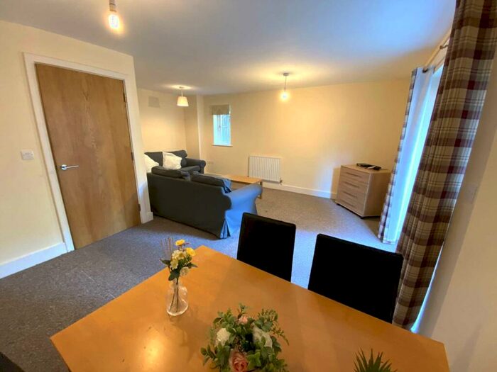 4 Bedroom Town House To Rent In Flagstaff Court, Canterbury, CT1