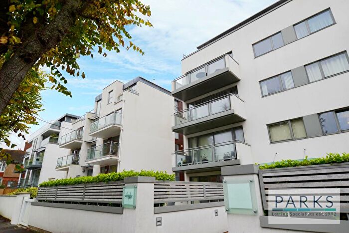 2 Bedroom Apartment To Rent In Palmeira Avenue, Hove, East Sussex, BN3