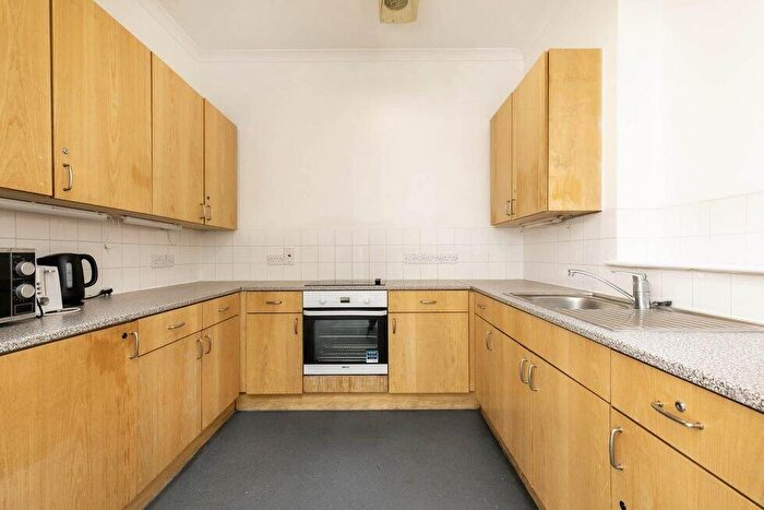 5 Bedroom Flat To Rent In Hornsey Road, Holloway, N7