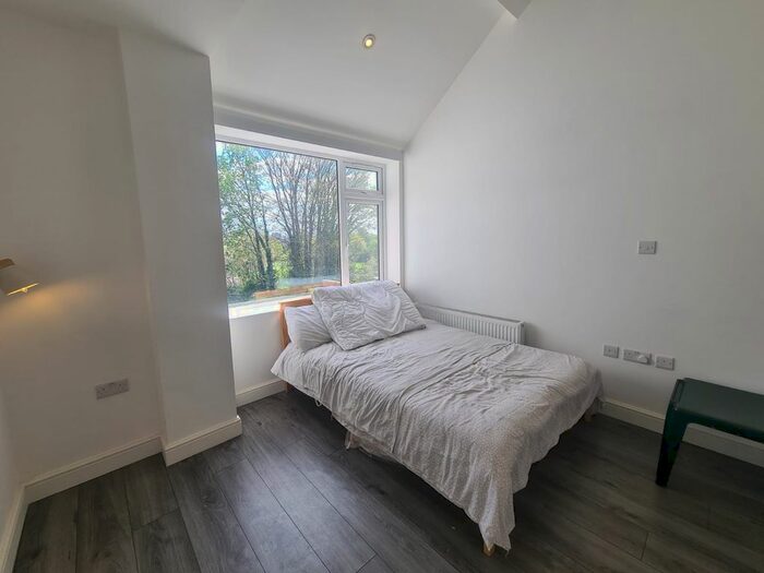 1 Bedroom Property To Rent In Parkwood Road, Isleworth, TW7