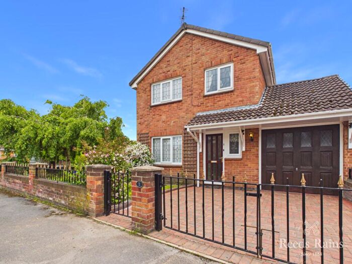 4 Bedroom Detached House For Sale In Greenhow Close, Hull, East Yorkshire, HU8