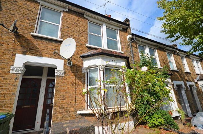 2 Bedroom Flat To Rent In Fairthorn Road Charlton, SE7