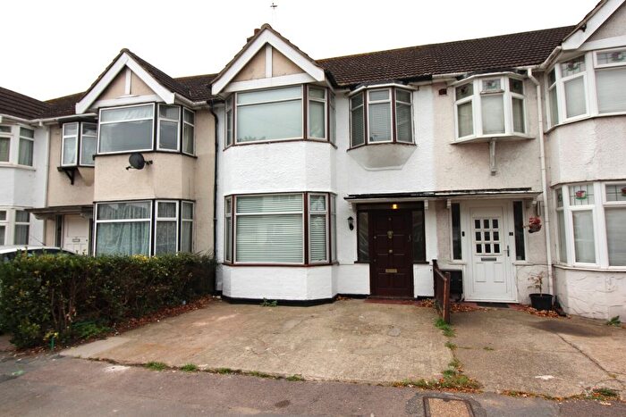 3 Bedroom Terraced House To Rent In Wheatsheaf Road, RM1