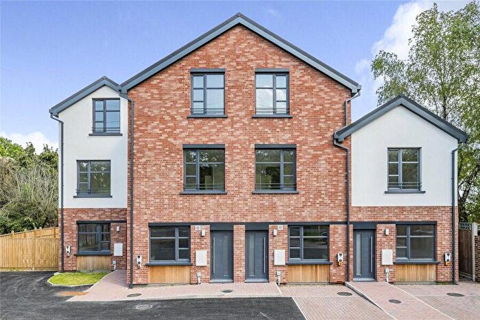 4 Bedroom Terraced House To Rent In New Haw, Surrey, KT15