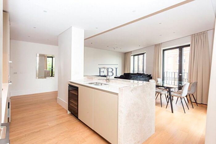 3 Bedroom Flat To Rent In Twenty-Five, Nutford Place, London, W1H
