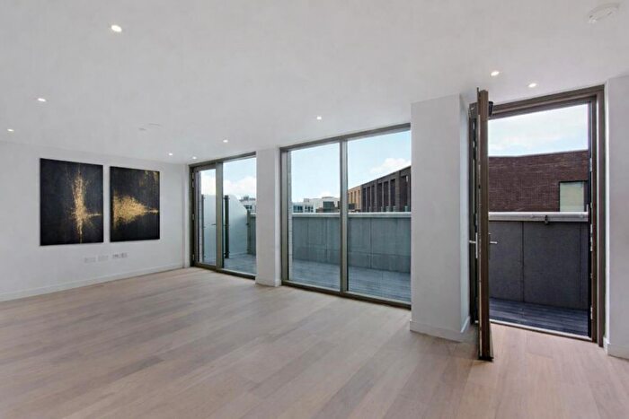 2 Bedroom Flat To Rent In Royal Wharf, London, E16