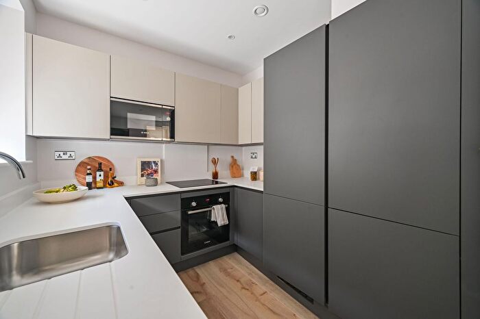 2 Bedroom Flat For Sale In Fanshaw House, Hackney, London, N1