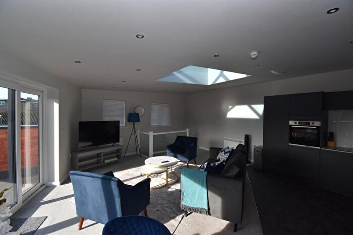 1 Bedroom Apartment To Rent In Coten End, Warwick, CV34