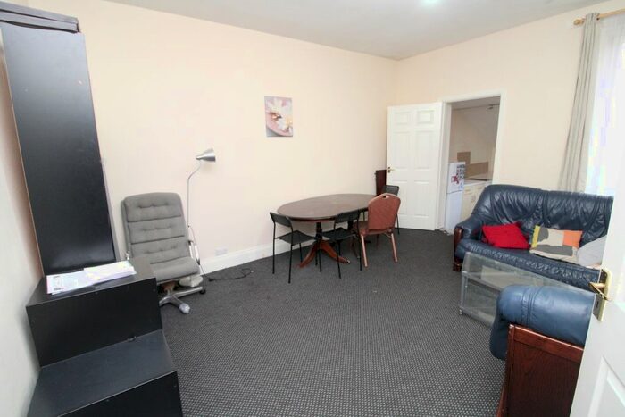 2 Bedroom Flat To Rent In Hilda Street, Gateshead, NE8