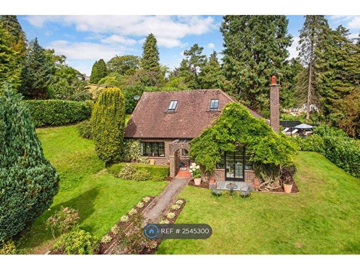 3 Bedroom Bungalow To Rent In Tupwood Lane, Caterham, CR3