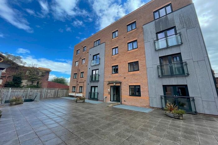 2 Bedroom Flat To Rent In Woodfield Road, Woodfield Road, Broadheath, Altrincham, WA14