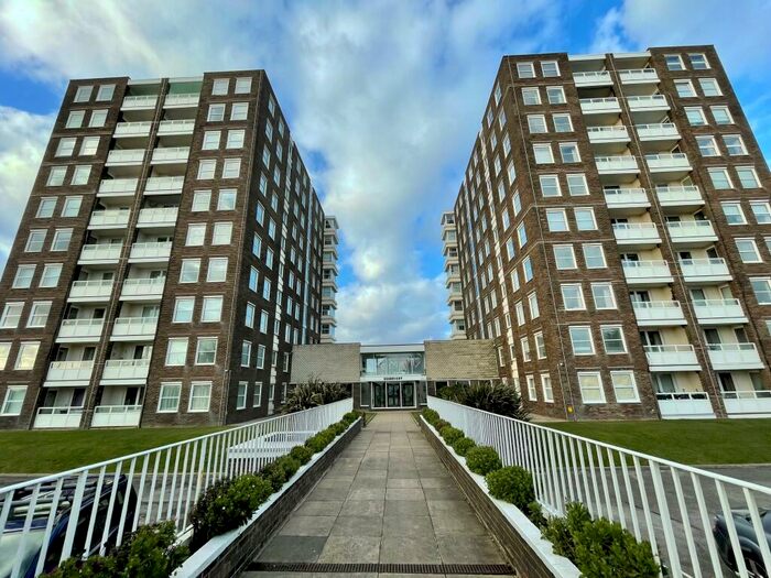 2 Bedroom Apartment To Rent In West Parade, Worthing, BN11