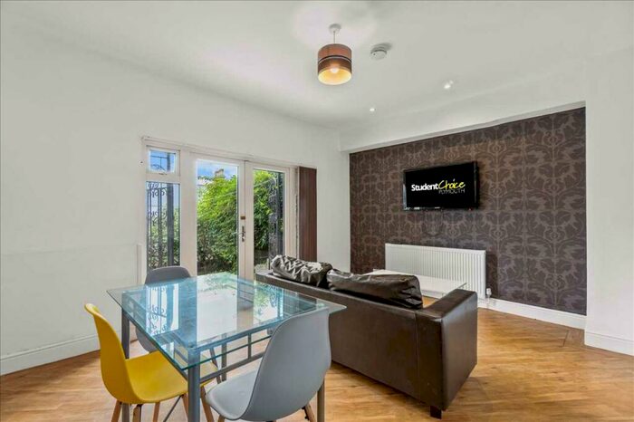 3 Bedroom Apartment To Rent In Houndiscombe Road, Plymouth, PL4