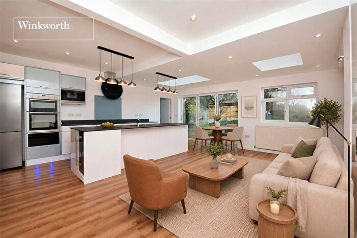 5 Bedroom Semi-Detached House For Sale In St. Clair Drive, Worcester Park, KT4