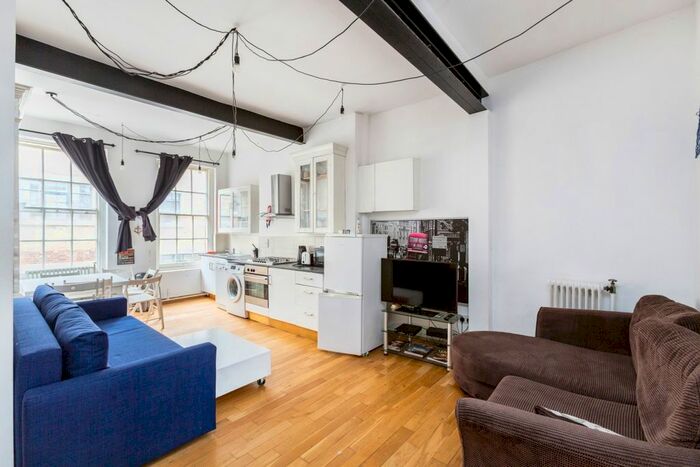 2 Bedroom Flat To Rent In Hatton Wall, London, EC1N