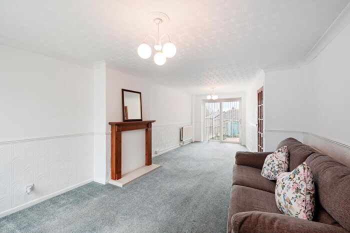 3 Bedroom End Of Terrace House For Sale In Greenfield Avenue, Marlbrook, Bromsgrove, B60
