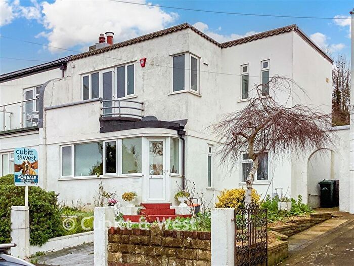 5 Bedroom Semi-Detached House For Sale In Braeside Avenue, Brighton, East Sussex, BN1