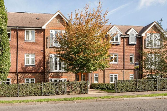 2 Bedroom Flat For Sale In Limpsfield Road, Warlingham, CR6