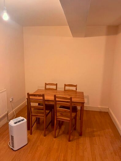 1 Bedroom Flat To Rent In Earls Court Road, London, SW5
