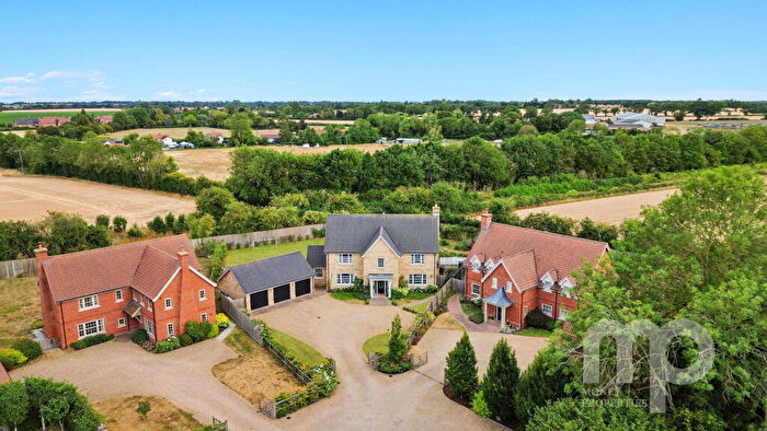 5 Bedroom Detached House For Sale In The Ridings, Spooner Row, NR18