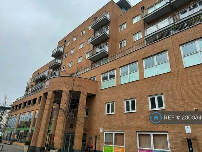 2 Bedroom Flat To Rent In Peebles Court, Croydon, CR0