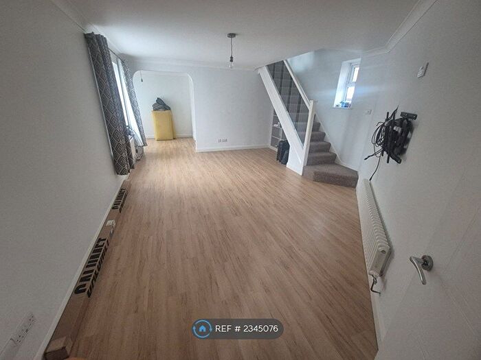 3 Bedroom Terraced House To Rent In Tilbury Crescent, Leicester, LE4