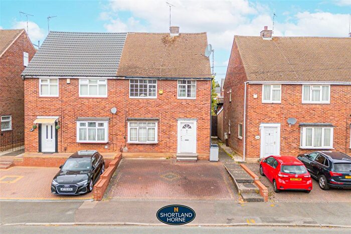 3 Bedroom Semi Detached House To Rent In Tennyson Road, Poets Corner, Coventry, CV2