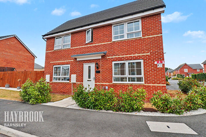 3 Bedroom Detached House For Sale In Railway Walk, Royston, S71