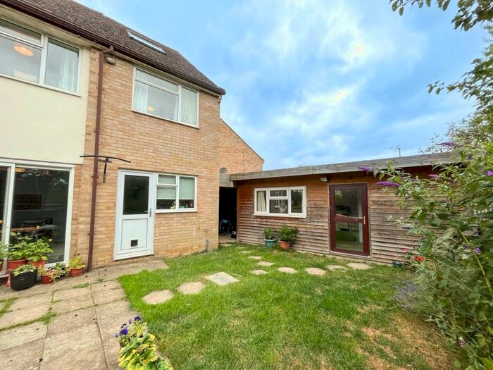 4 Bedroom End Of Terrace House For Sale In Lymbrook Close, South Leigh, Witney, Oxfordshire, OX29