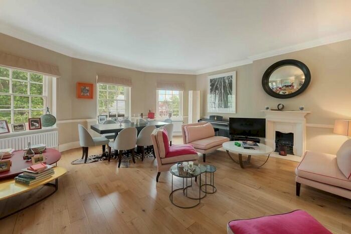 2 Bedroom Flat To Rent In Collingham Gardens, London, SW5