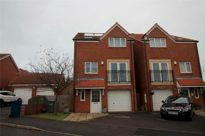 4 Bedroom House To Rent In Ladybank, Sunderland, SR3