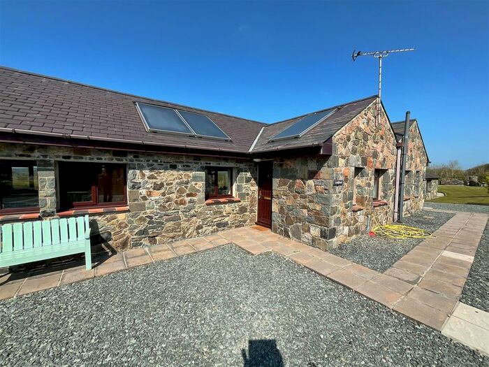 2 Bedroom Bungalow For Sale In Glan Morfa Holiday Cottages, Llangaffo, Gaerwen, LL60