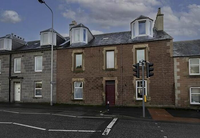 3 Bedroom Flat To Rent In North Bridge Street, Crieff, PH7