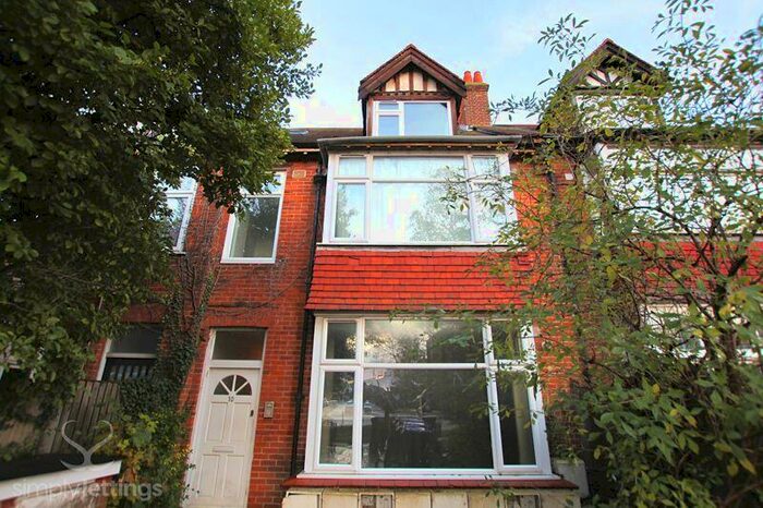 Flat To Rent In Broadwater Road, Worthing, BN14