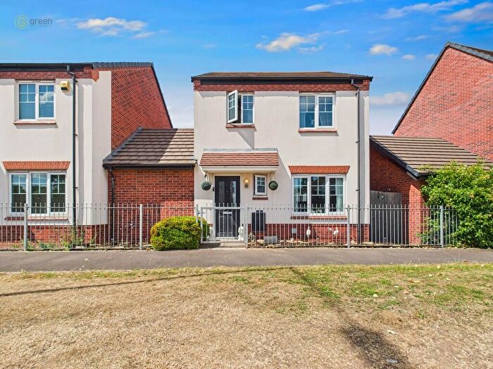 3 Bedroom Detached House For Sale In St. Martins Close, Bacons End, B36