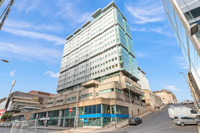 2 Bedroom Apartment To Rent In Bothwell Street, Glasgow, G2