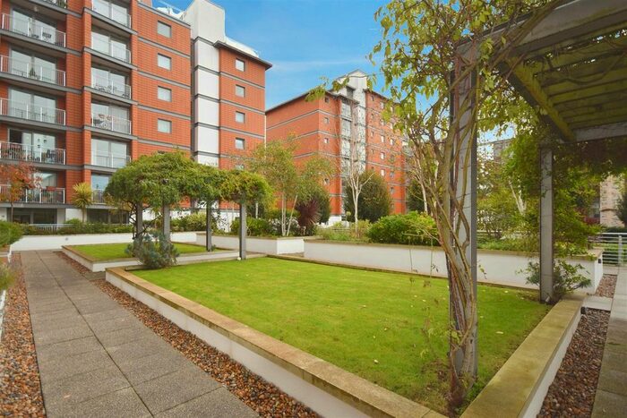 2 Bedroom Flat To Rent In Holland Gardens, Brentford, TW8