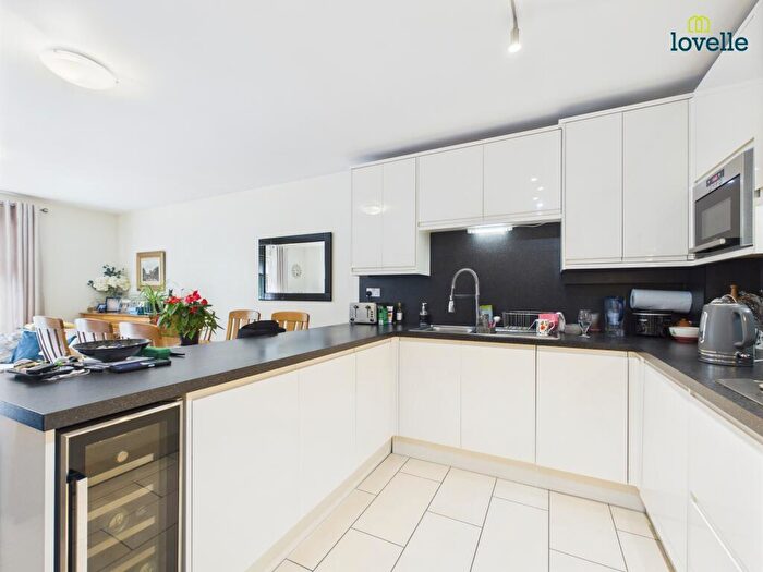 2 Bedroom Flat For Sale In Manton Road, Lincoln, LN2
